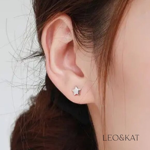 Silver Star Stud Earrings. 925 Sterling Silver. #1115 - Picture 4 of 5